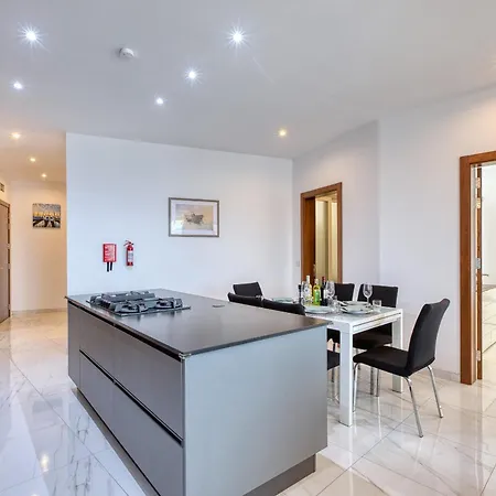 Spacious & Bright 3 Bedroom With Balcony Kdeb1-1 Апартаменты Марсашлокк