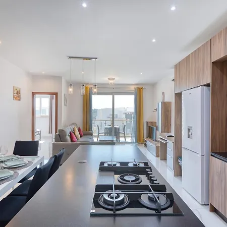 Spacious & Bright 3 Bedroom With Balcony Kdeb1-1 Апартаменты *