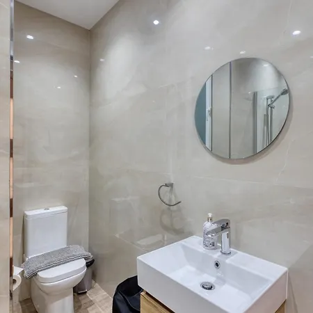 Spacious & Bright 3 Bedroom With Balcony Kdeb1-1 * Marsaxlokk
