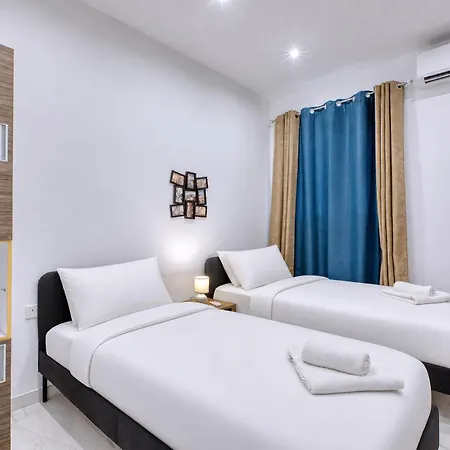 Апартаменты Spacious & Bright 3 Bedroom With Balcony Kdeb1-1